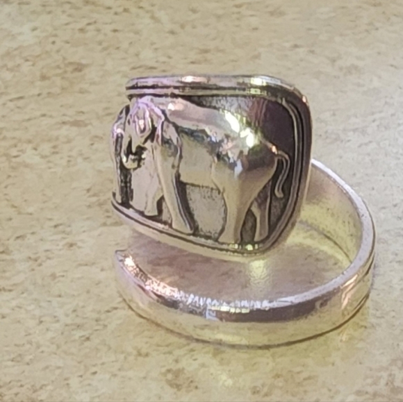 Silver elephant adjustable spoon ring - Picture 7 of 7